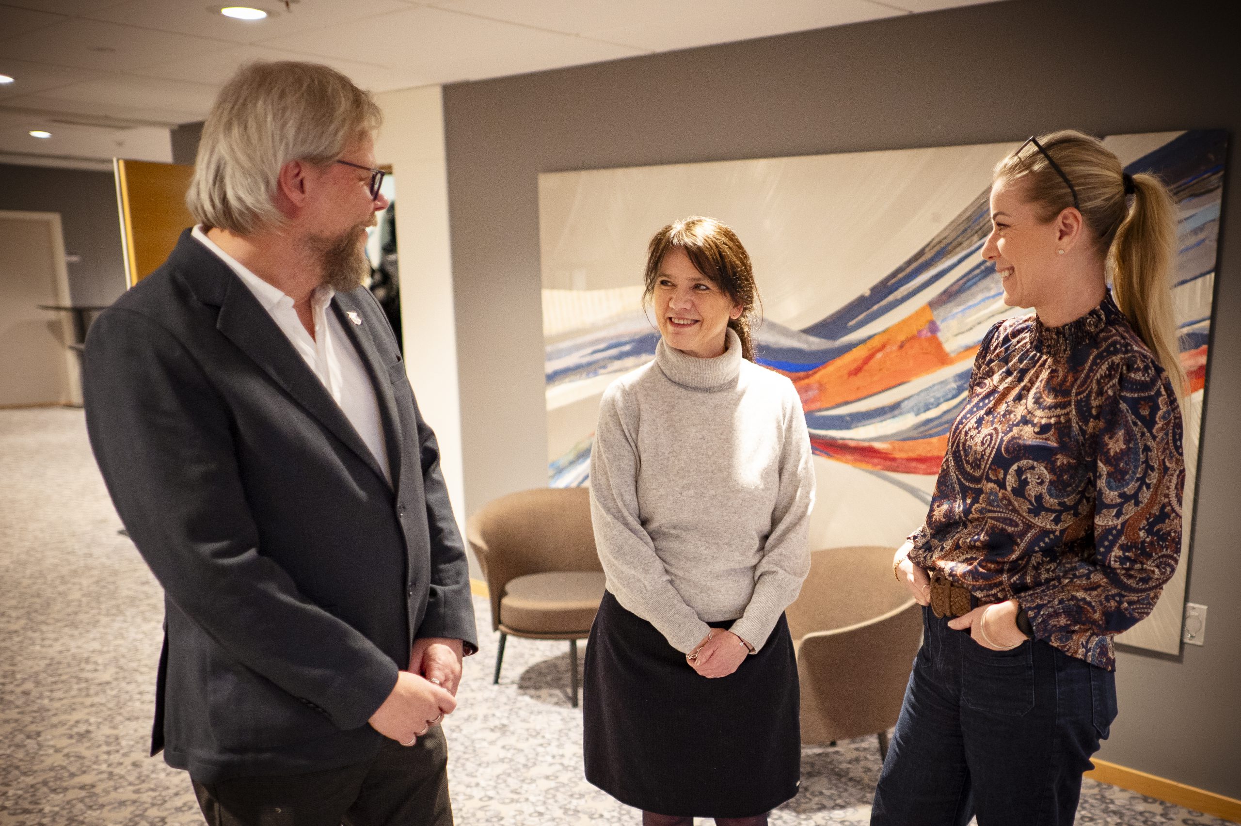 NY HOVEDAVTALE: NJFs forbundsleder Torfinn Håverstad, Spekters administrerende direktør Anne-Kari Bratten og NJFs nestleder Bianca Fedje under forhandlingene.