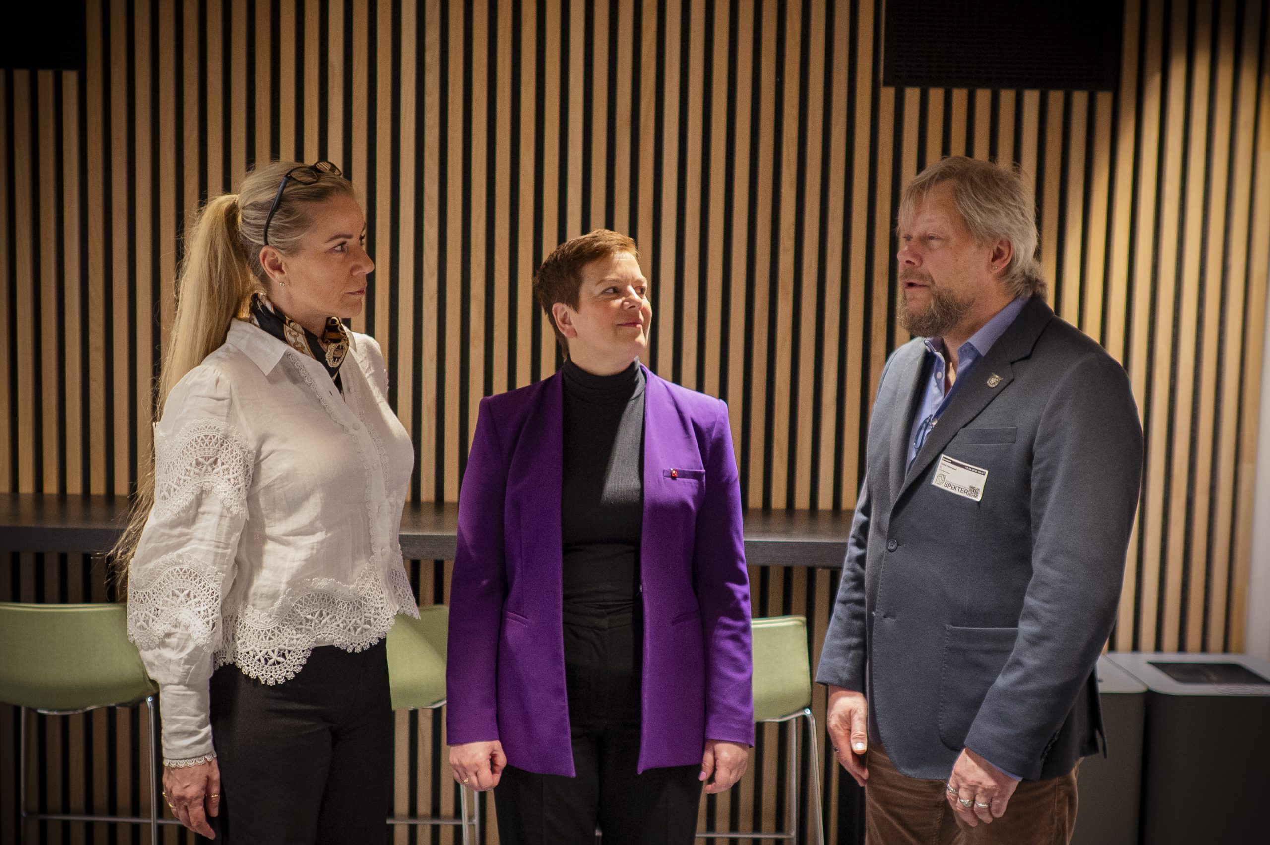 I GANG: Spekter-oppgjøret er i gang. NJFs nestleder Bianca Fedje (t.v.), LOs forhandlingsleder Henriette Jevnaker og forbundsleder Torfinn Håverstad.