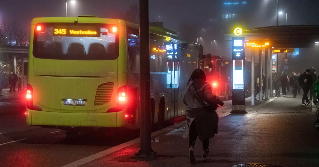 Bussjåfører opplever oftere enn før at trusler kan bli til vold. Illustrasjonsfoto:
Roy Ervin Solstad